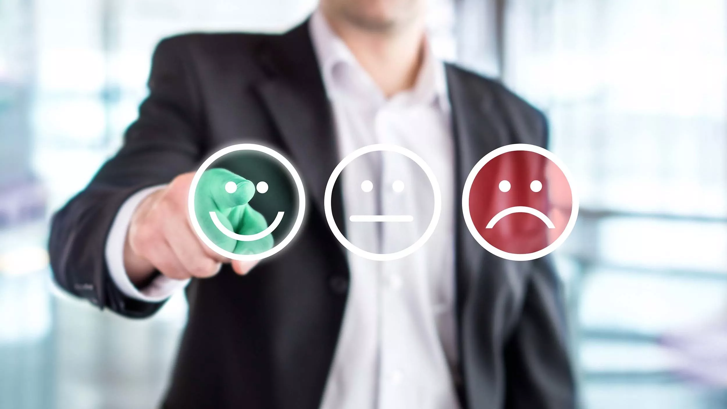 Herausforderungen im Job können positiven Stress (Eustress) oder negativen Stress (Distress) erzeugen. Positiver Stress kann positive Auswirkungen auf die Gesundheit haben. - © terovesalainen