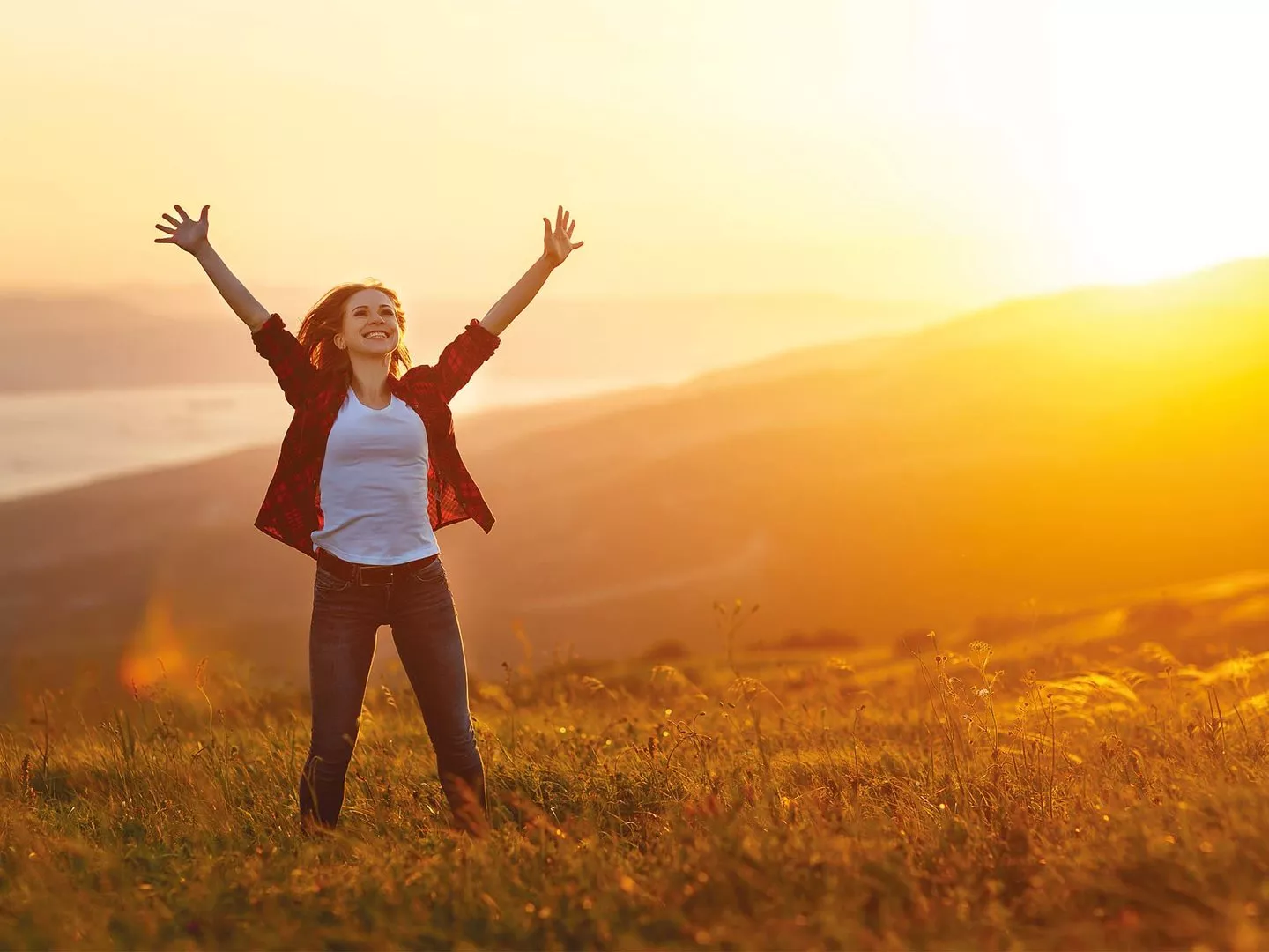 Fehlt dem Körper Vitamin D, bemerkt man das nicht sofort. Erst mit der Zeit kann sich ein Vitamin D-Mangel durch Symptome wie Müdigkeit, Stimmungstiefs, Schlafstörungen sowie Muskel- und Gelenkschmerzen bemerkbar machen. - &copy JenkoAtaman