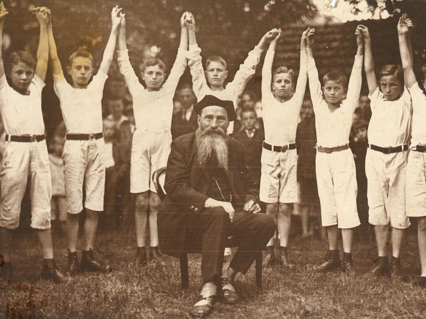 Licht, Luft, Wasser, Erde – Ist das medizinische Prinzip von Pastor Emanuel Felke noch zeitgemäß?  - &copy Felkefest im Jahre 1925